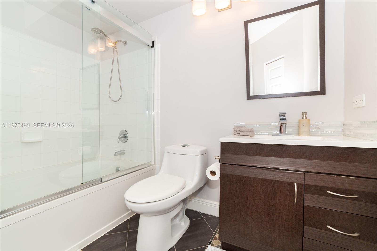 PORTO BELLAGIO CONDO - Residential