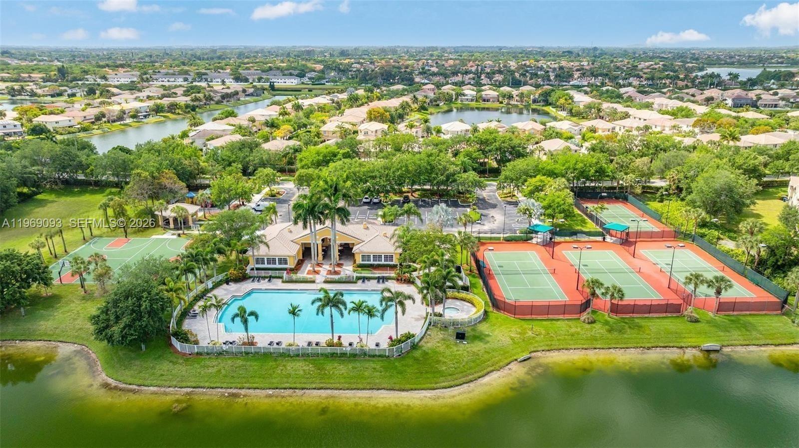 BANYAN BAY CONDO - Residential