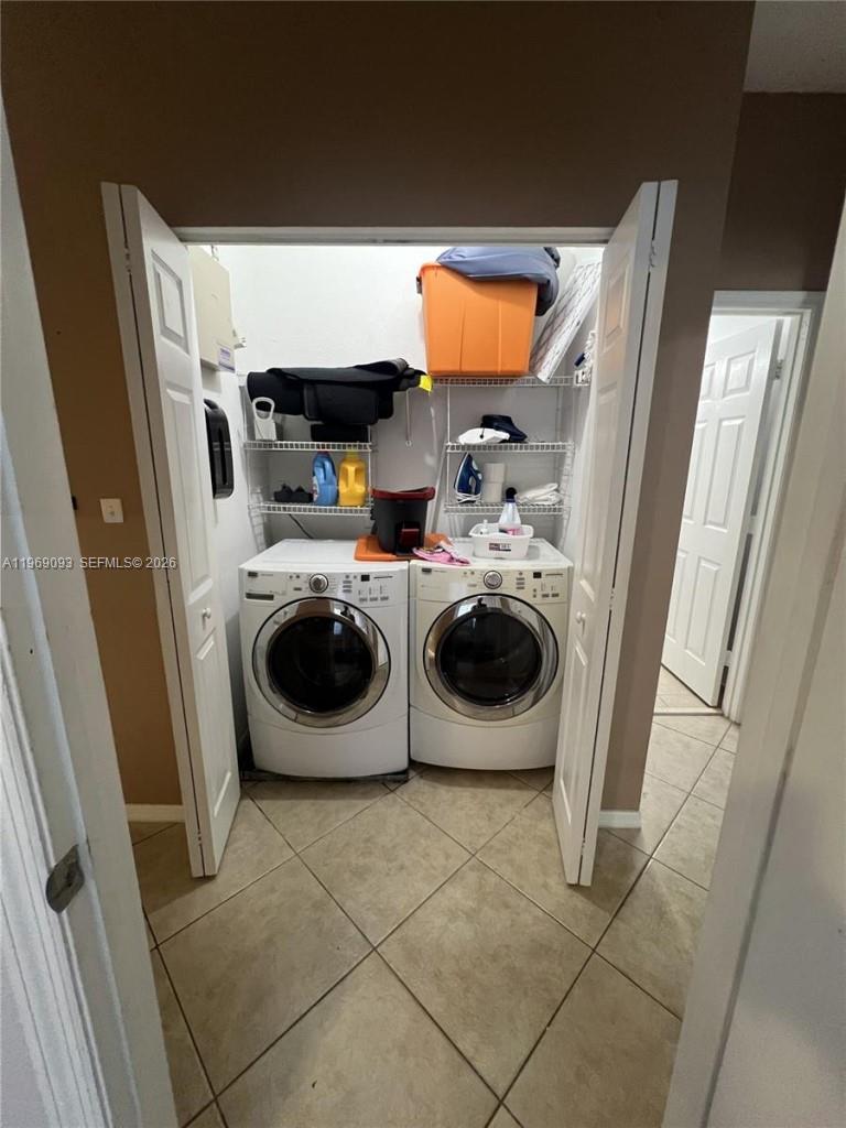 BANYAN BAY CONDO - Residential