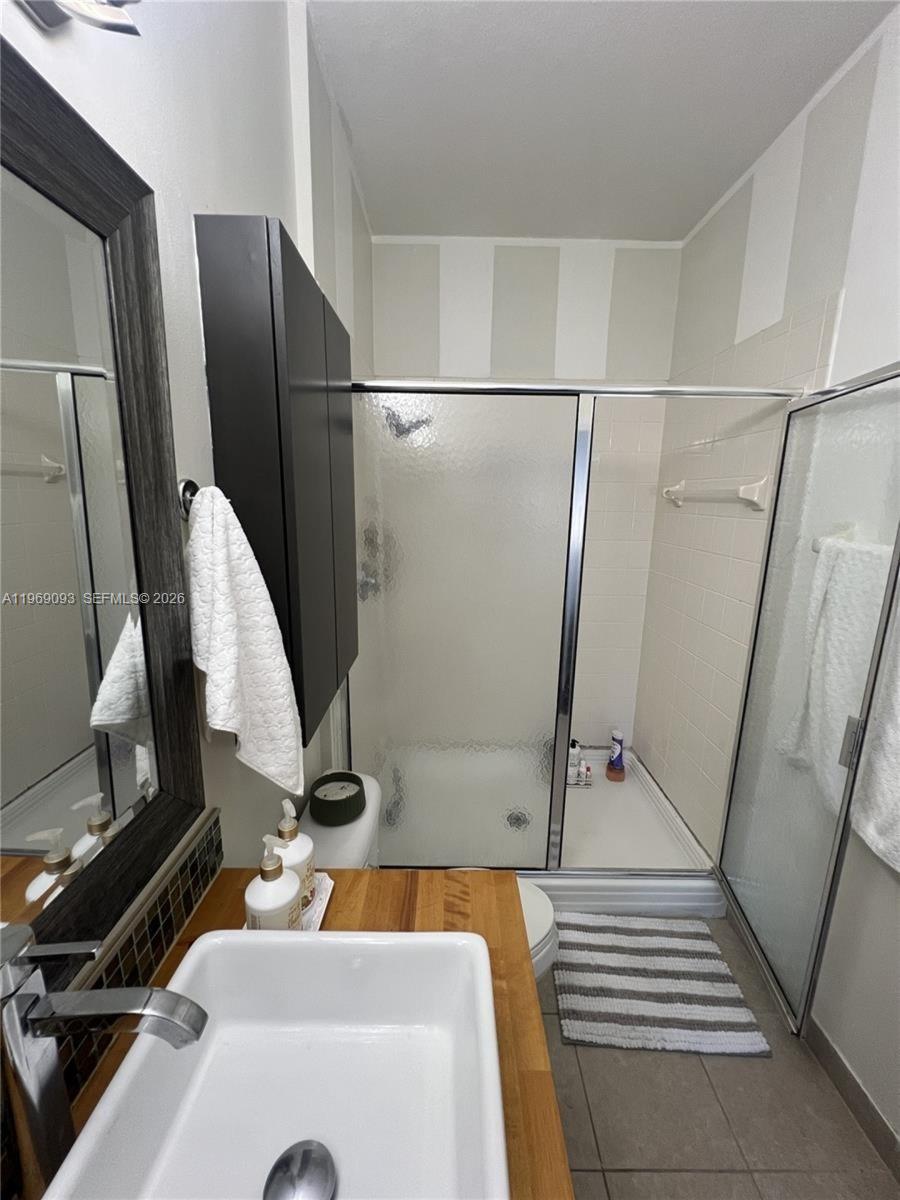 BANYAN BAY CONDO - Residential