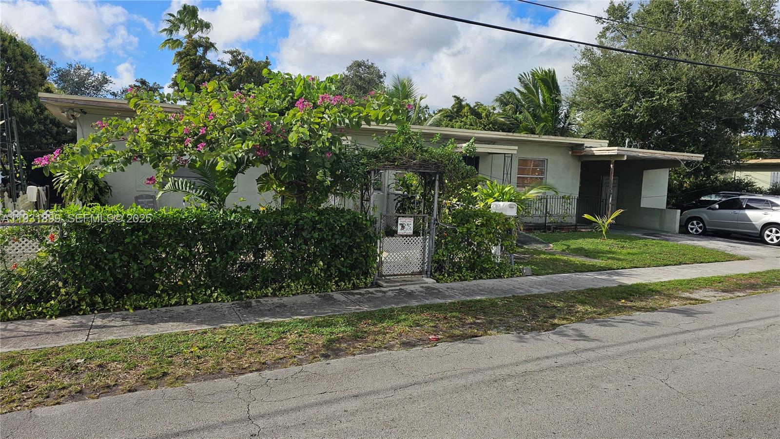 17000-17002 NE 3rd Ct