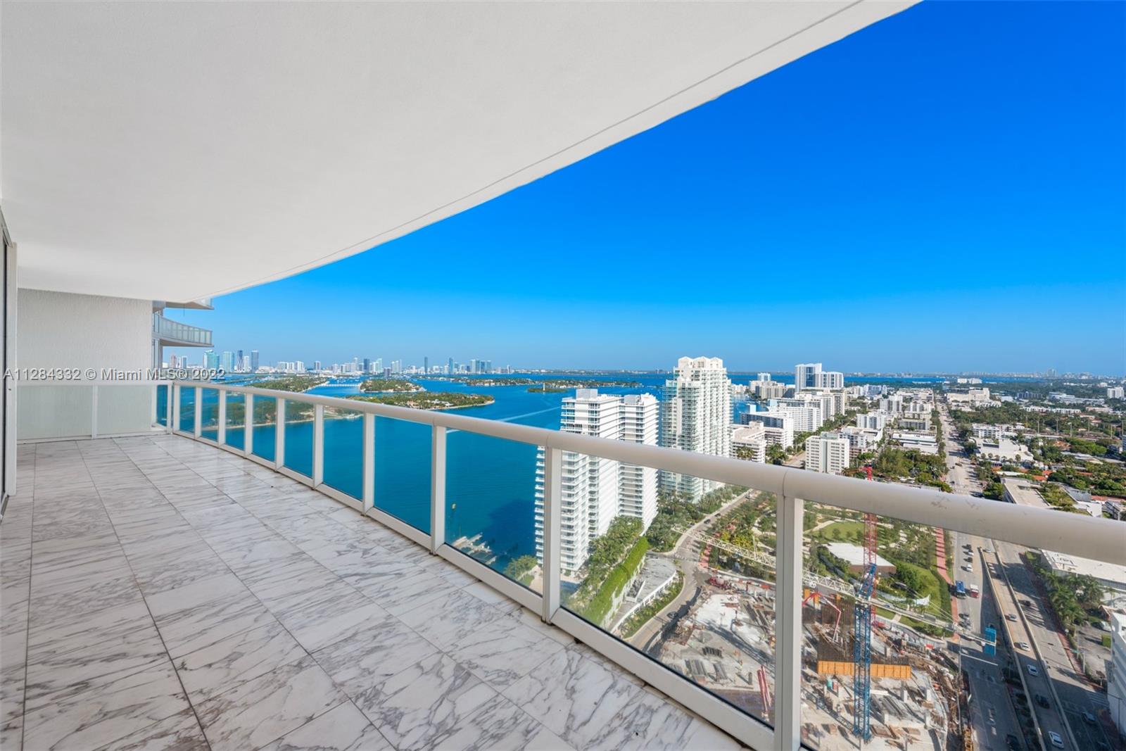 Gorgeous 2 bedroom, 2 bathroom unit at prestigious Icon South or Fifth. Incredible amenities, restaurant, Gym-Fitness area and SPA services.
High floor with breathtaking views of Miami Beach, the ocean and Venetian Islands.
Be part of this exclusive community and take advantage of the unique location over the south bay Pier in the SOFI district. Walking distance to shops, entertainment and Schools.
AVAILABLE NOW.