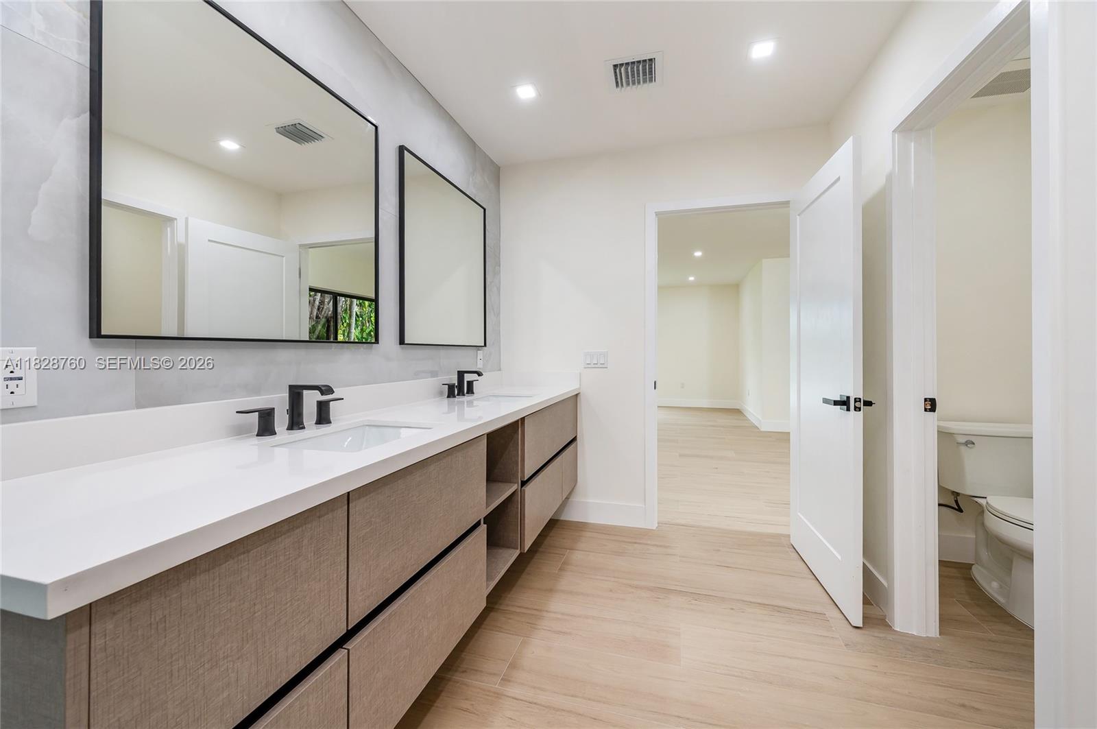 MIAMI LAKES - LOCH LOMOND - Residential