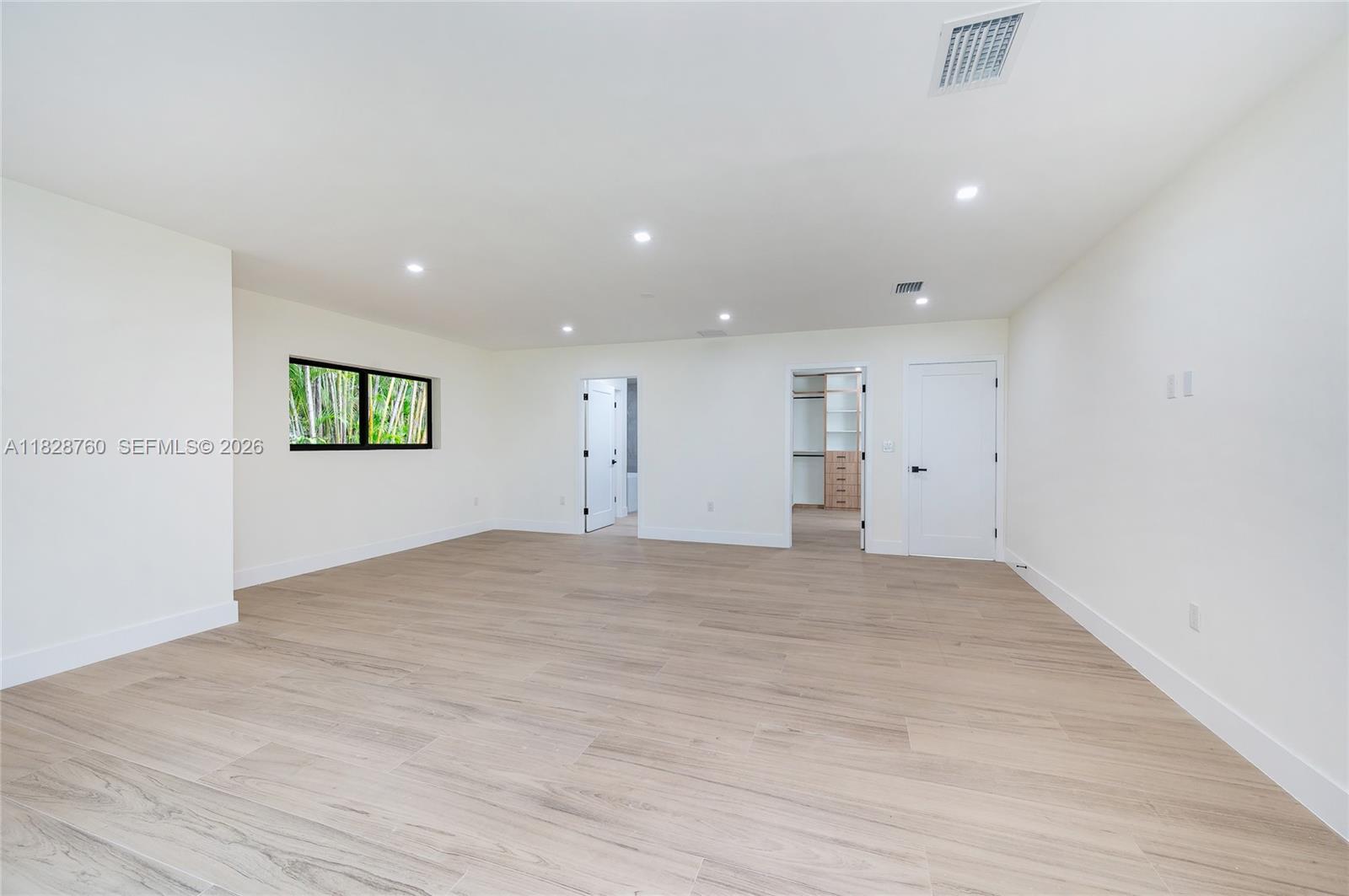 MIAMI LAKES - LOCH LOMOND - Residential