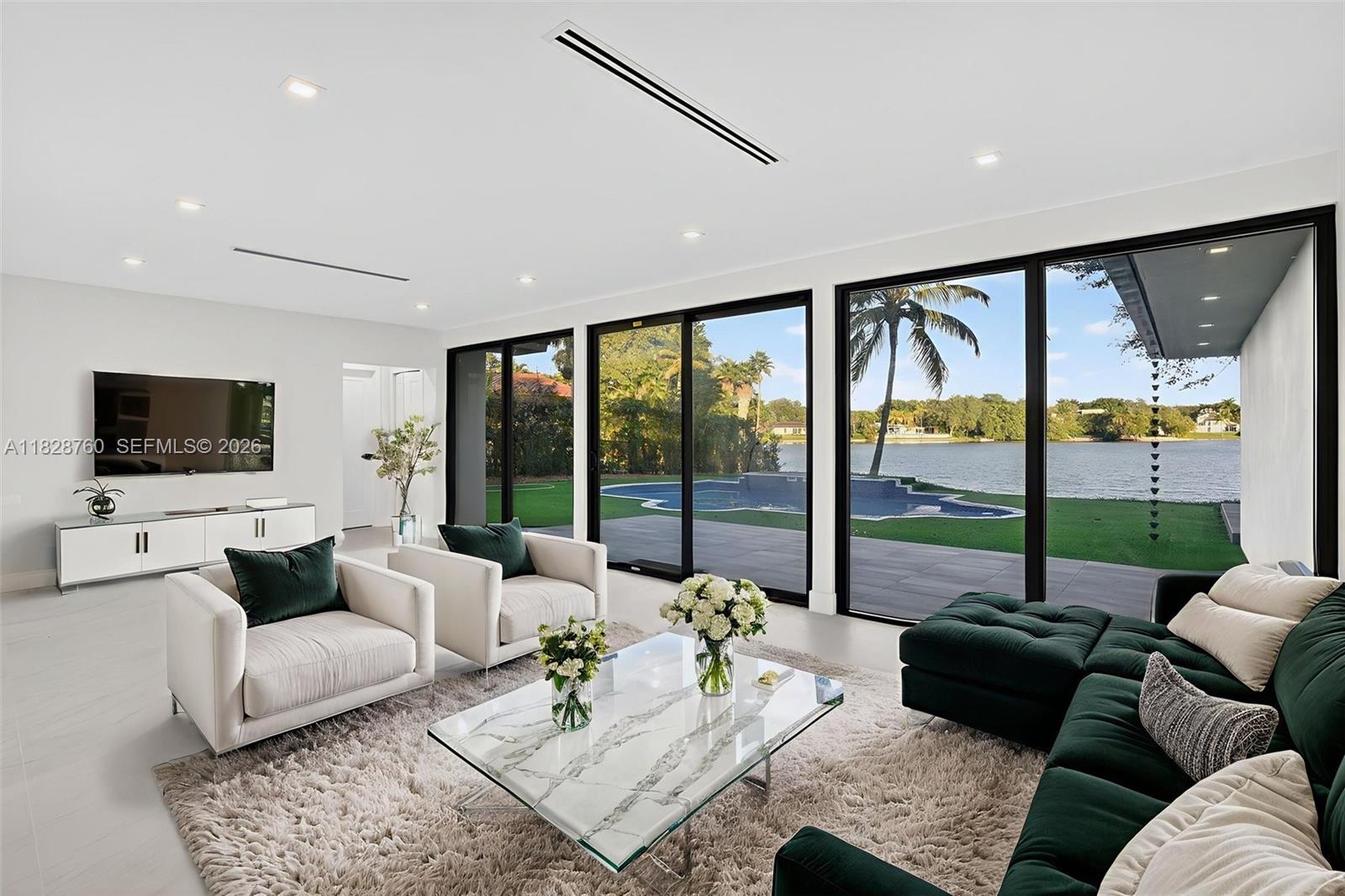 MIAMI LAKES - LOCH LOMOND - Residential