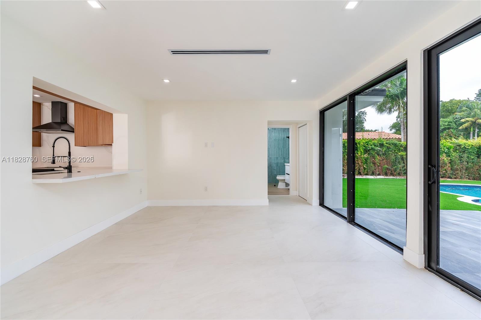 MIAMI LAKES - LOCH LOMOND - Residential