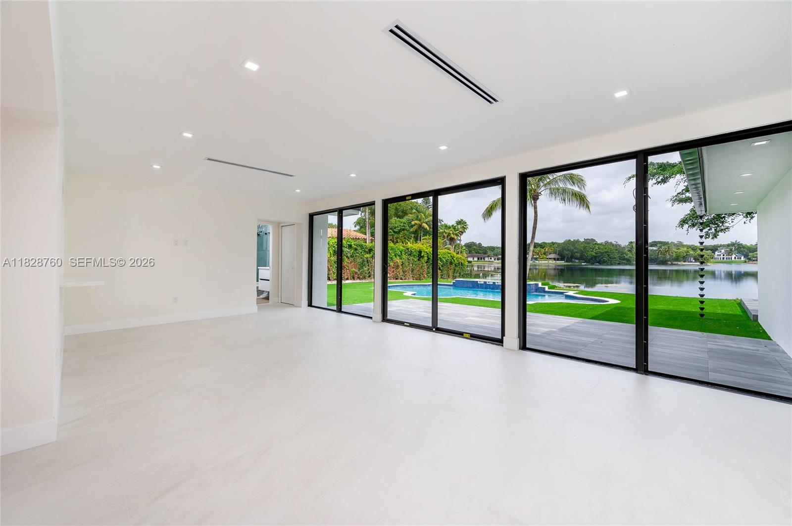 MIAMI LAKES - LOCH LOMOND - Residential