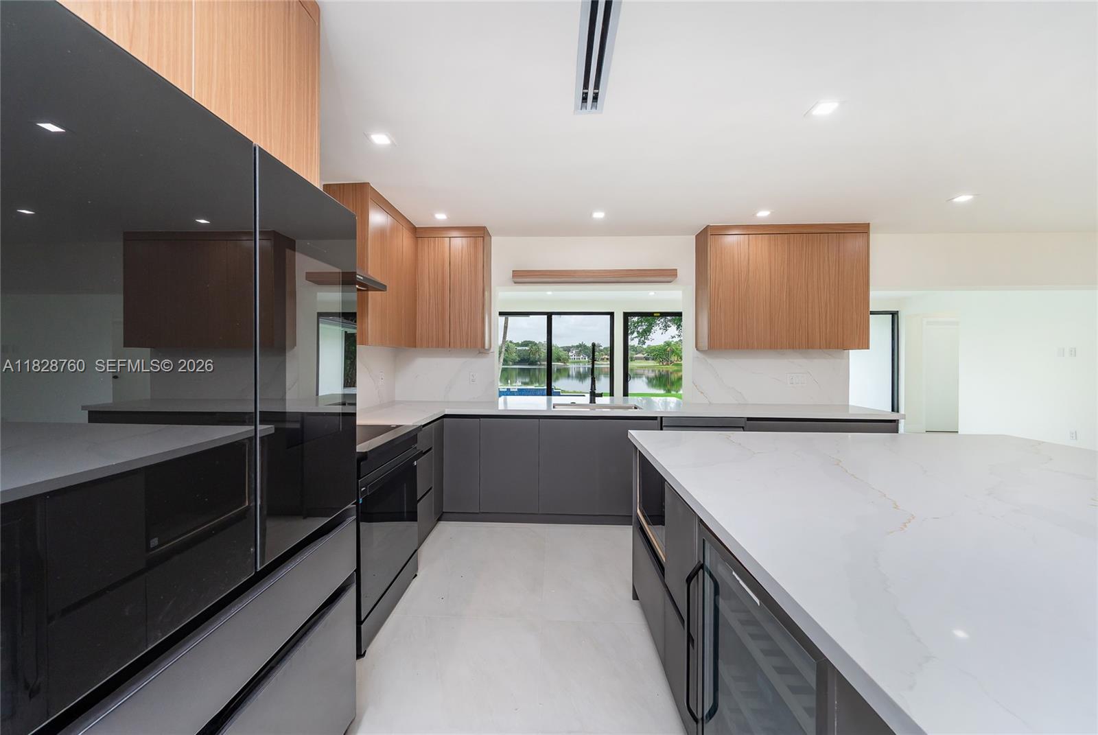 MIAMI LAKES - LOCH LOMOND - Residential