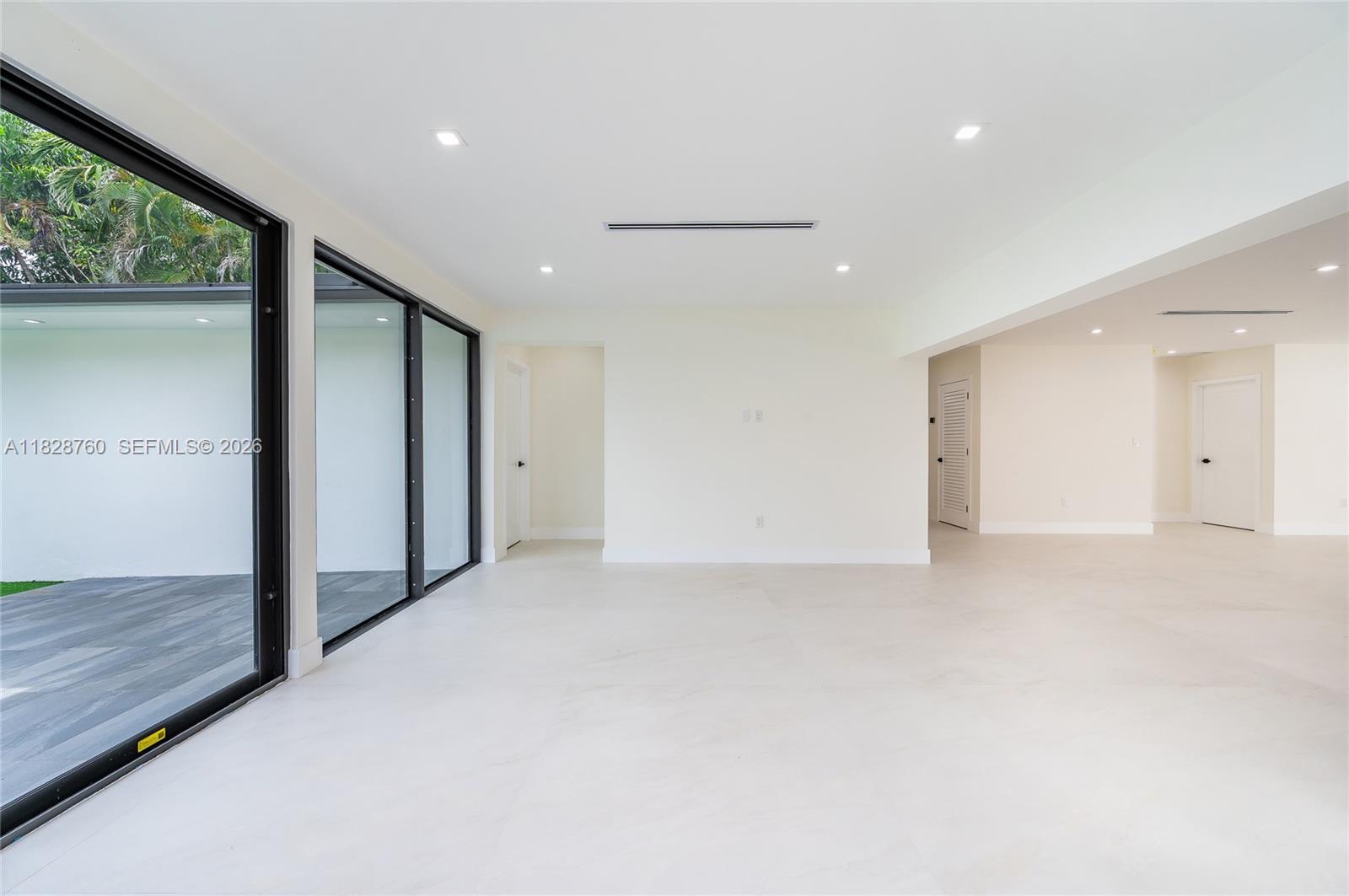 MIAMI LAKES - LOCH LOMOND - Residential