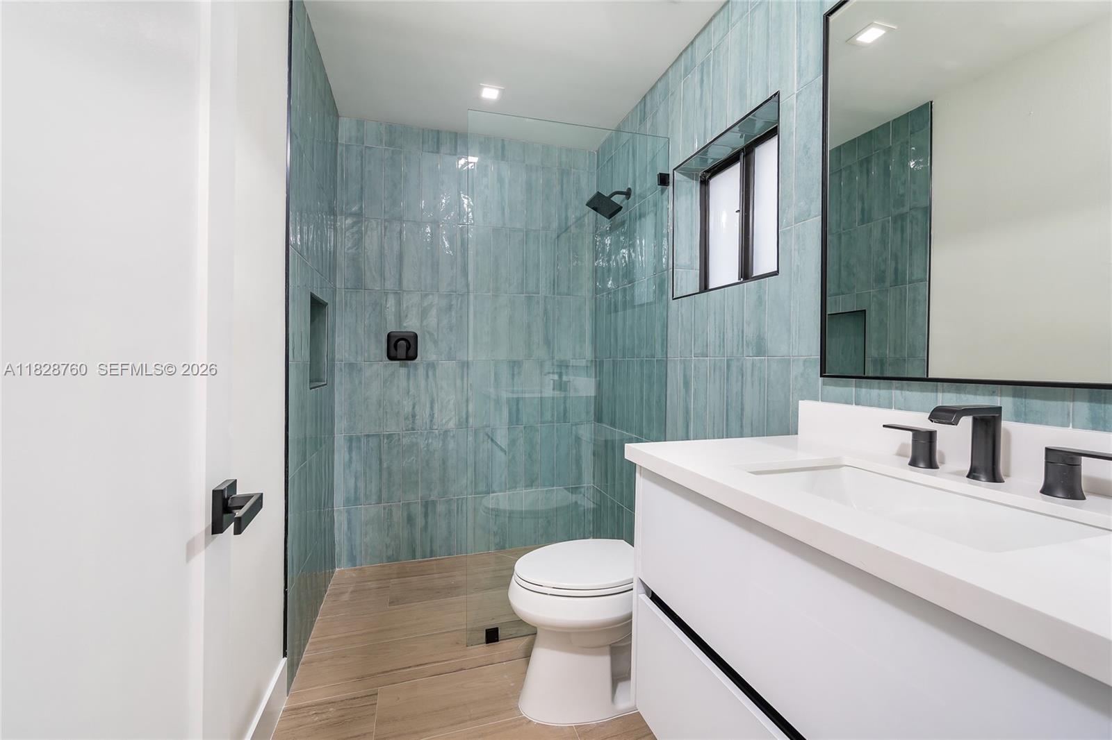 MIAMI LAKES - LOCH LOMOND - Residential