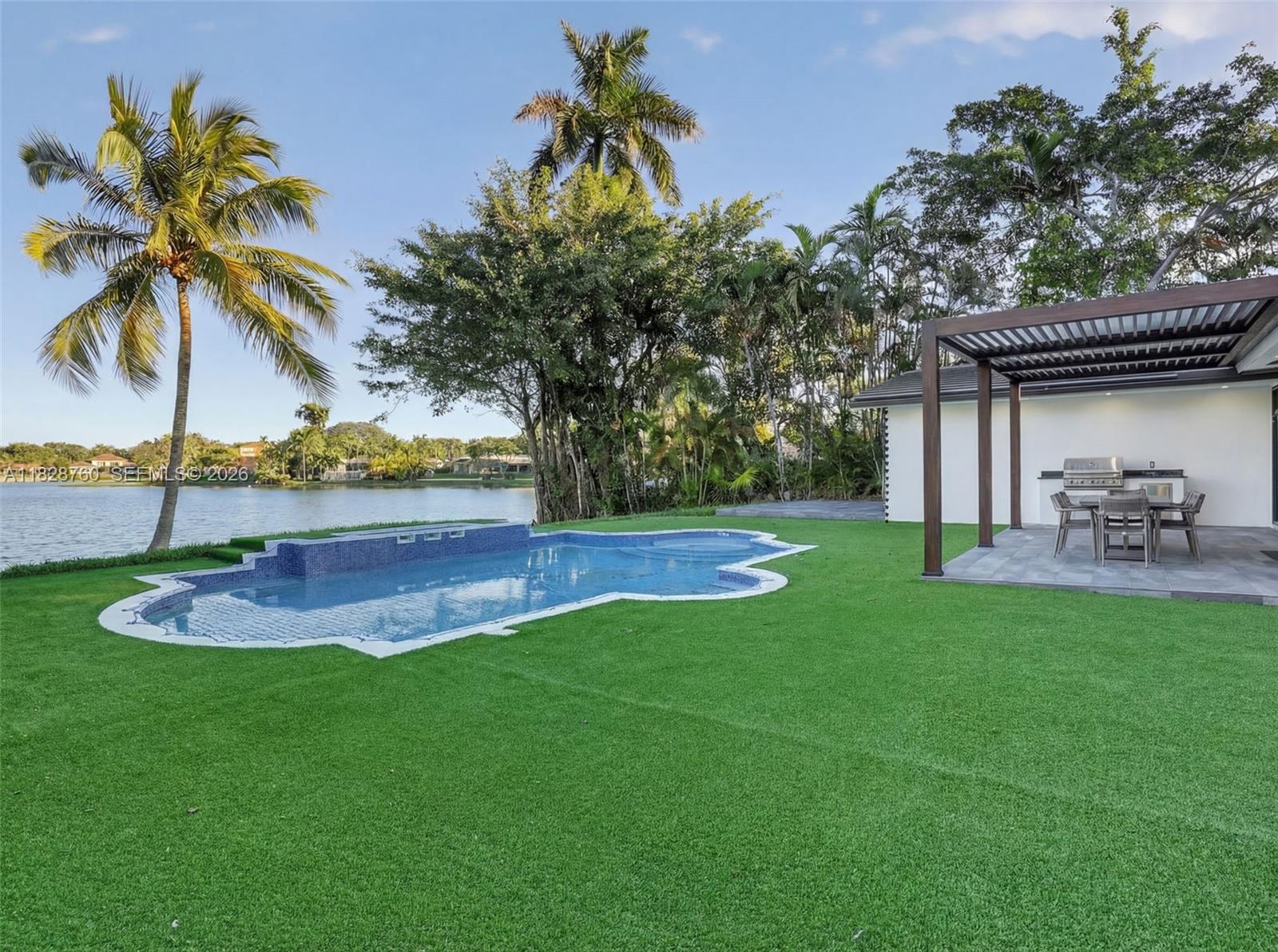 MIAMI LAKES - LOCH LOMOND - Residential