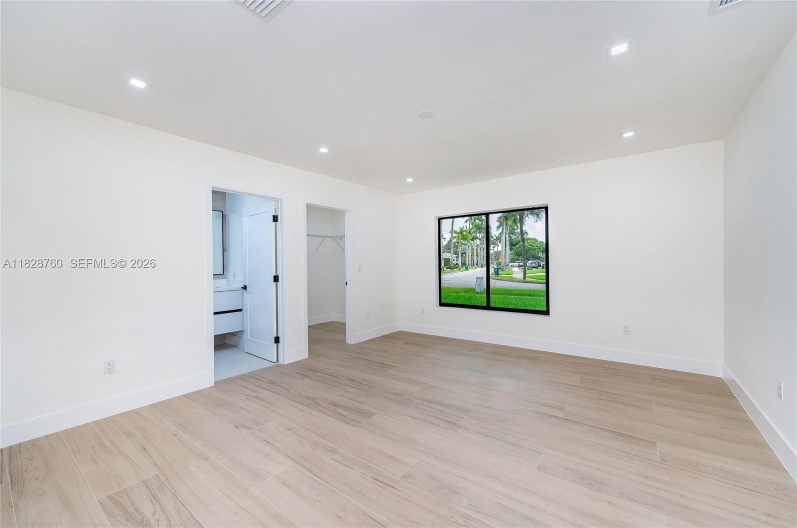 MIAMI LAKES - LOCH LOMOND - Residential