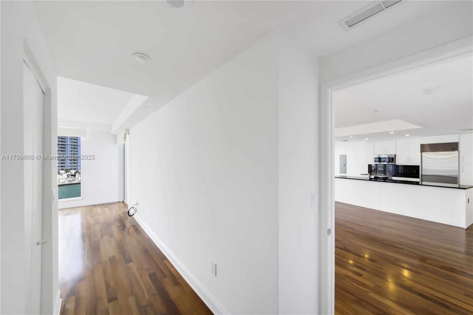 CARBONELL CONDO - Residential