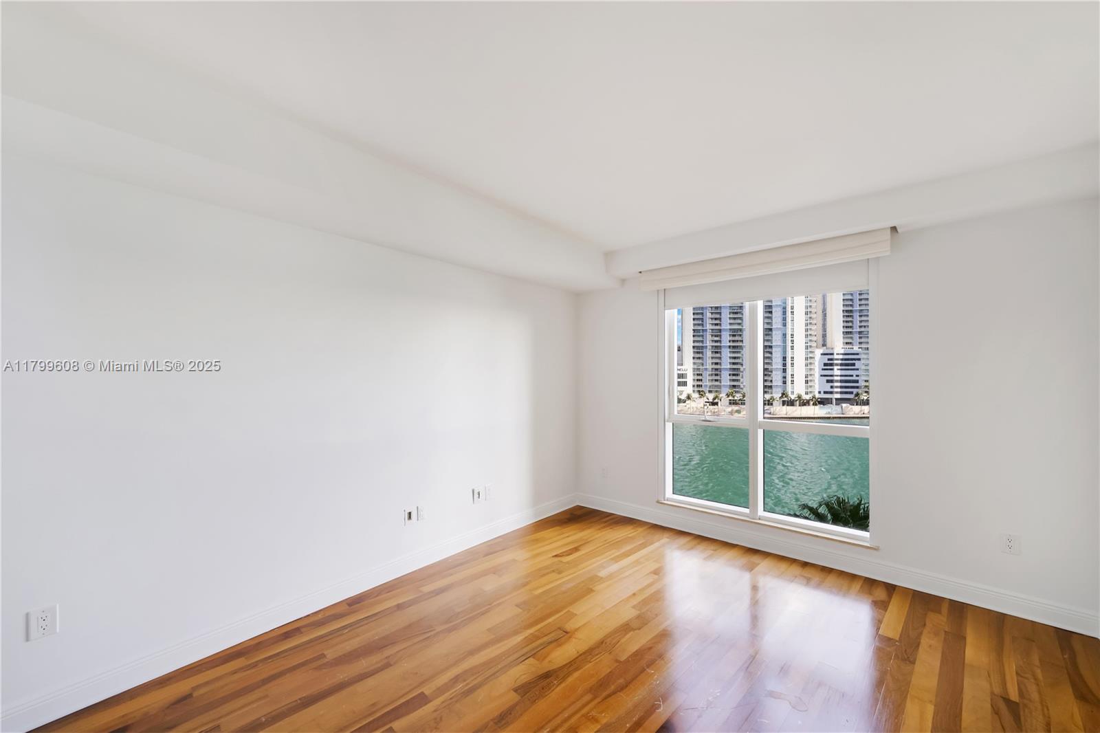 CARBONELL CONDO - Residential