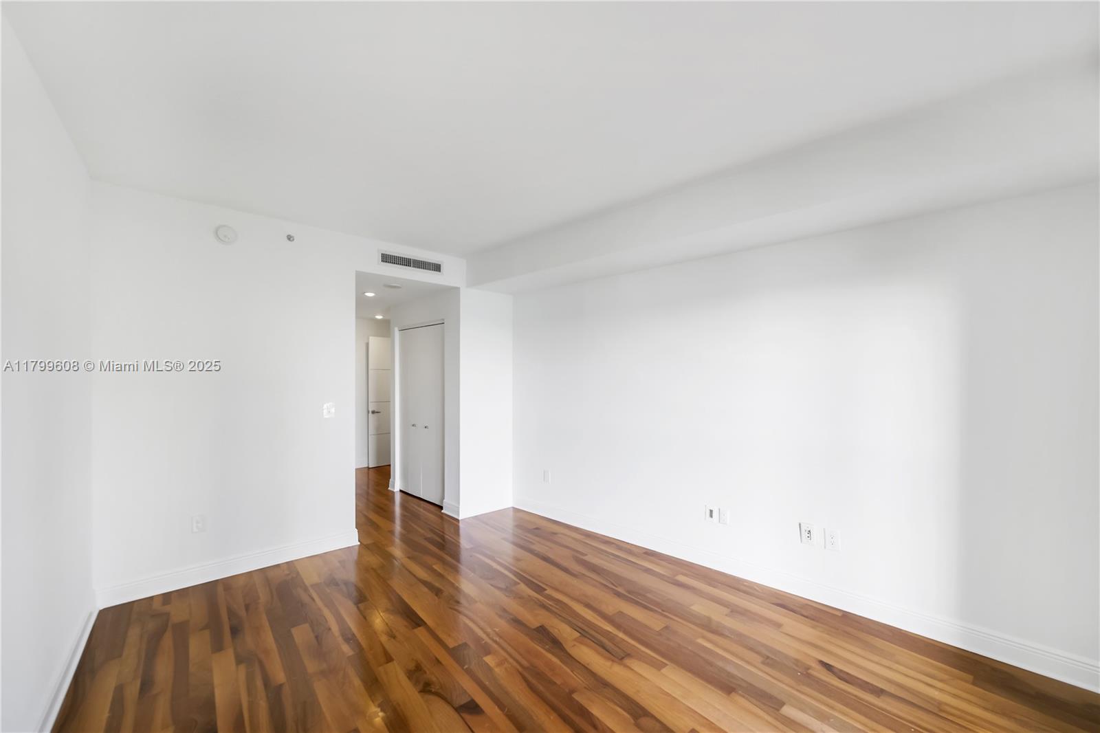 CARBONELL CONDO - Residential