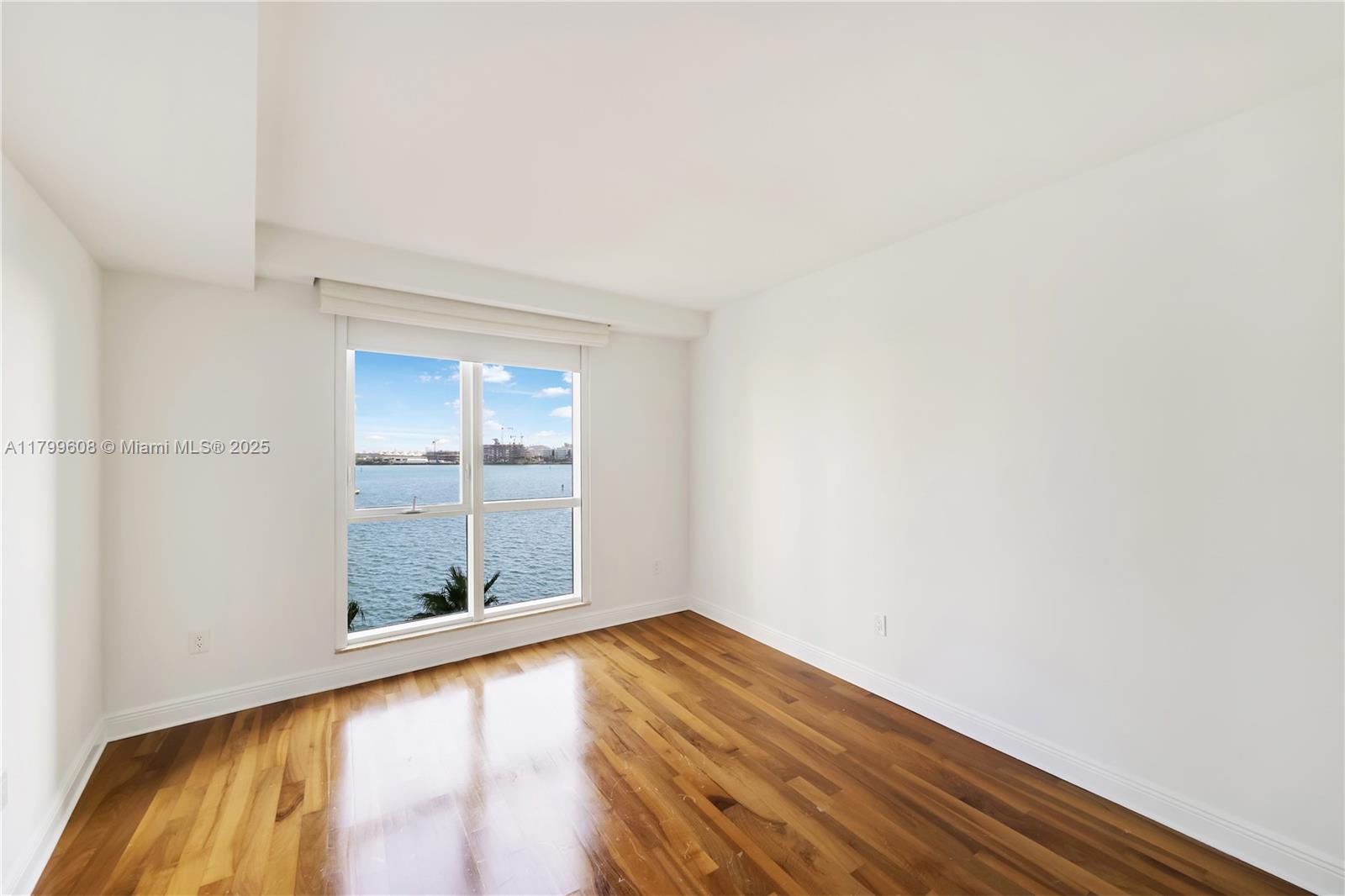 CARBONELL CONDO - Residential