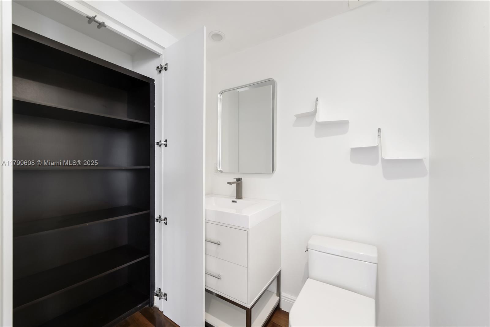 CARBONELL CONDO - Residential