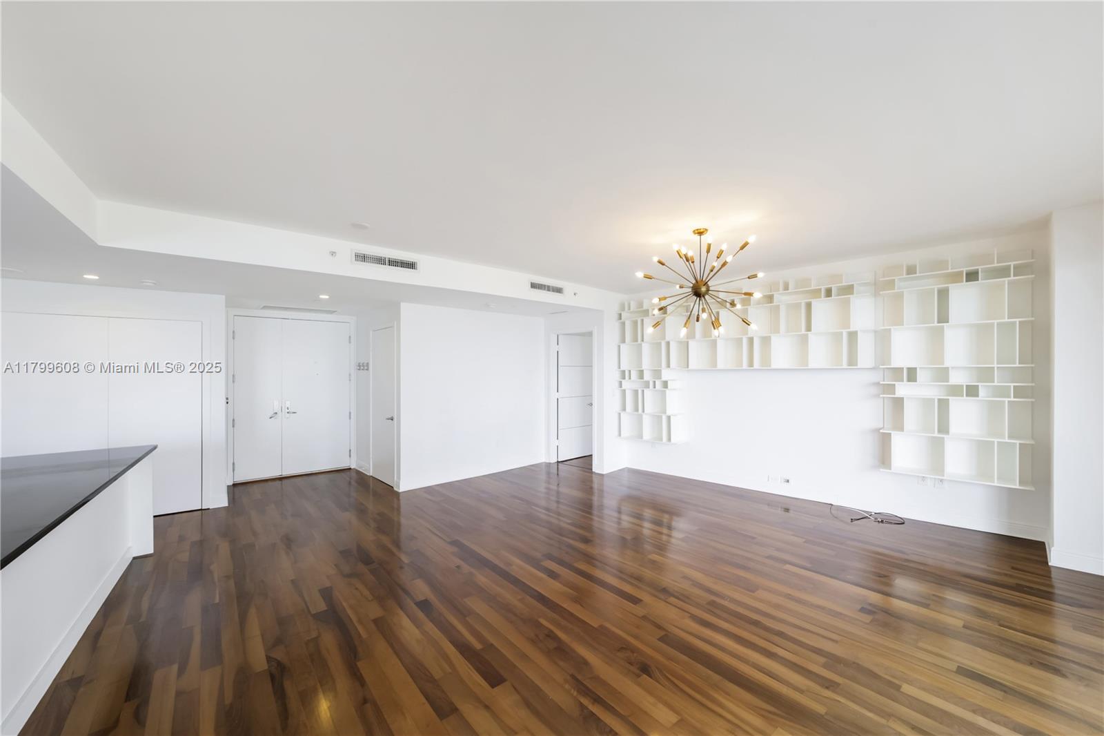 CARBONELL CONDO - Residential
