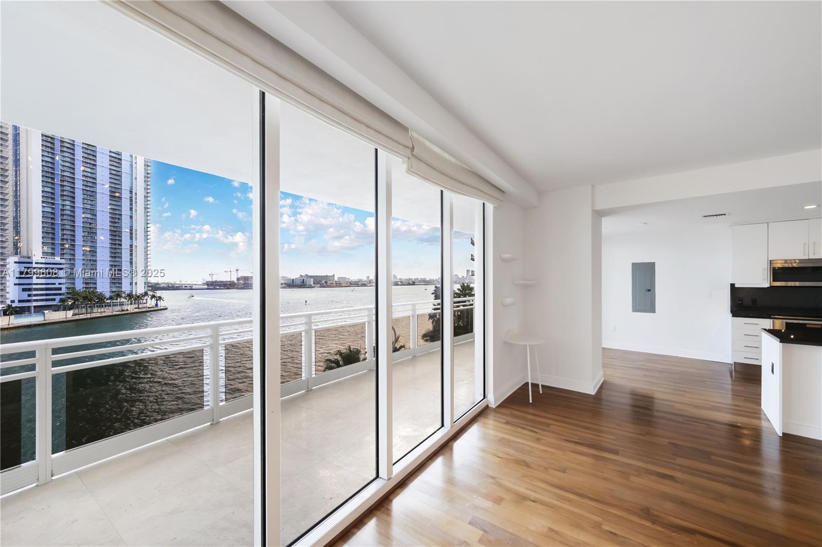 CARBONELL CONDO - Residential