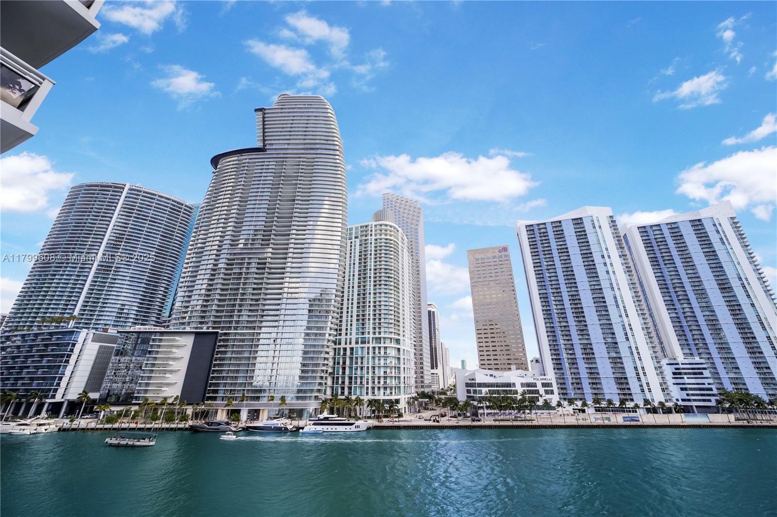 CARBONELL CONDO - Residential