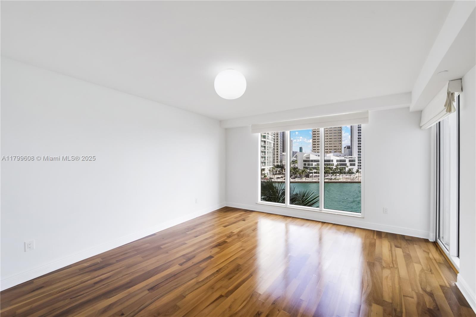 CARBONELL CONDO - Residential