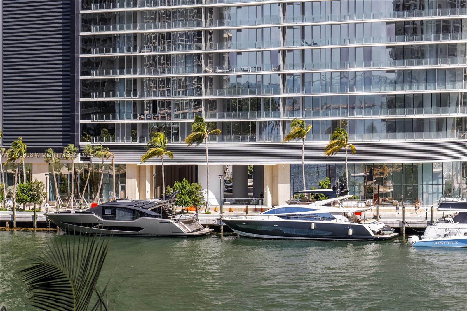 CARBONELL CONDO - Residential