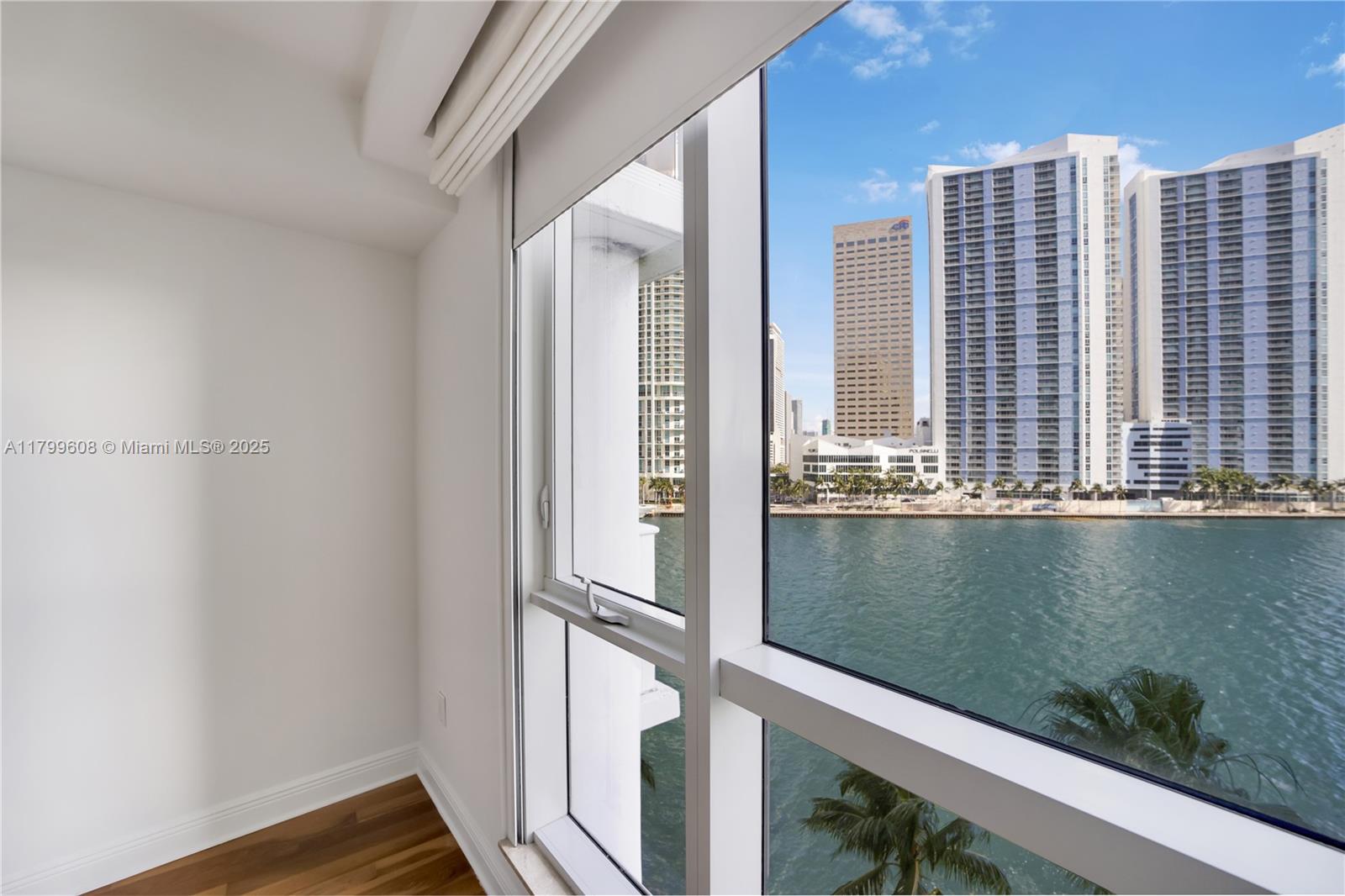 CARBONELL CONDO - Residential