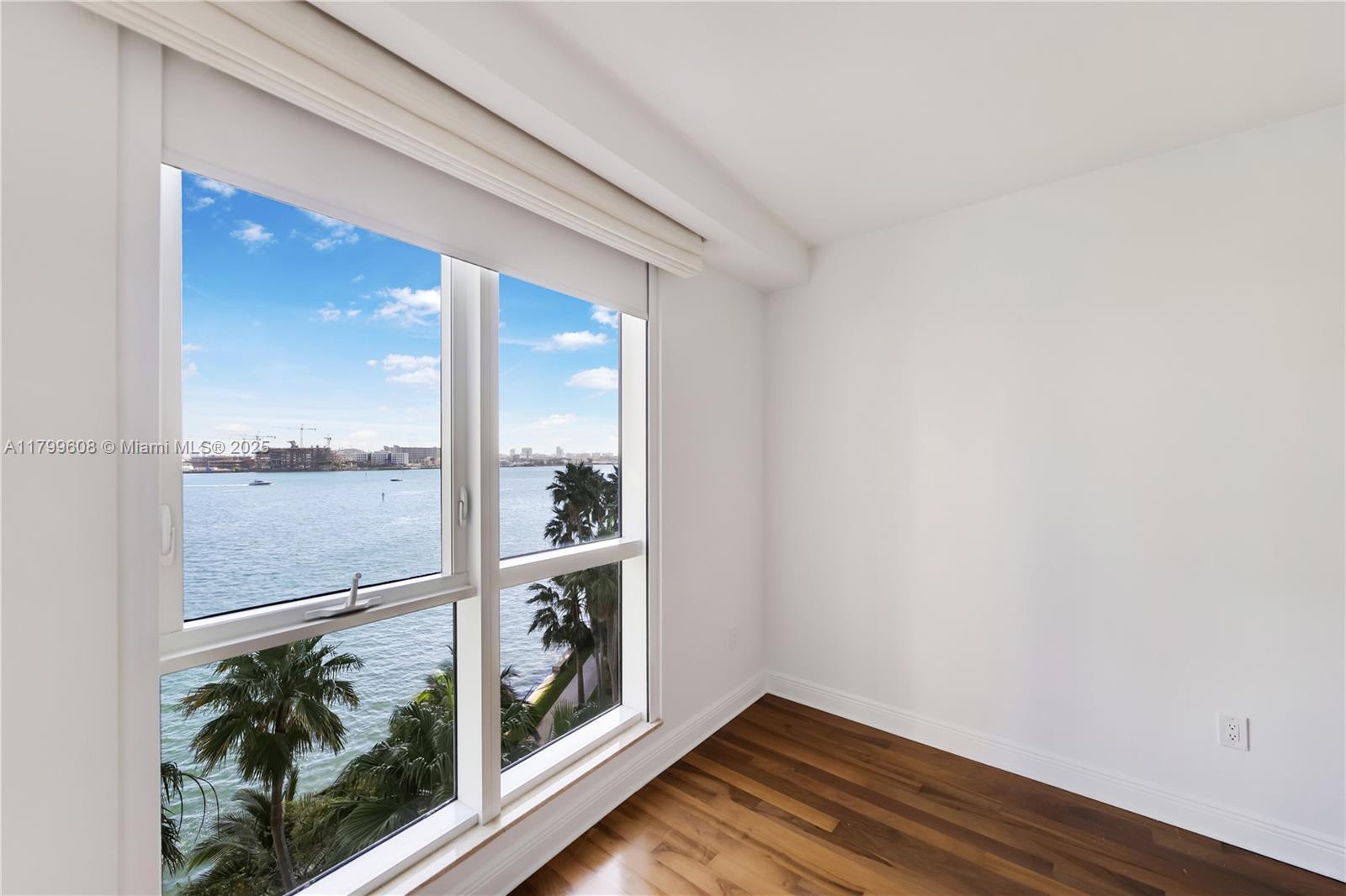 CARBONELL CONDO - Residential