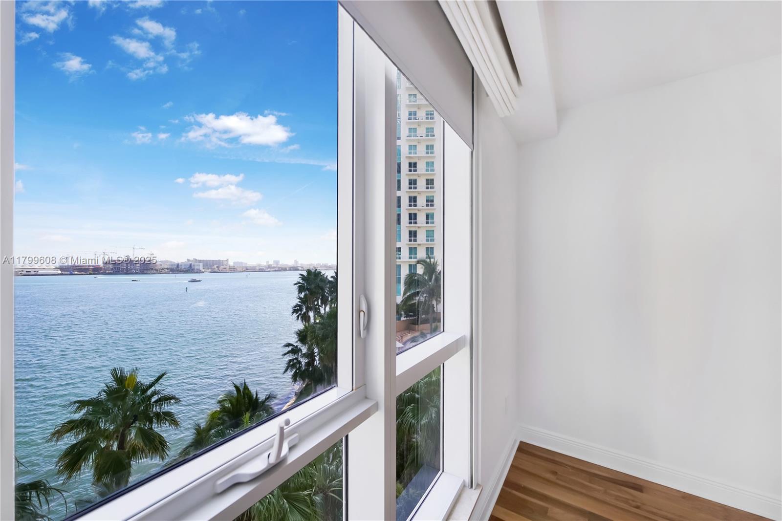 CARBONELL CONDO - Residential