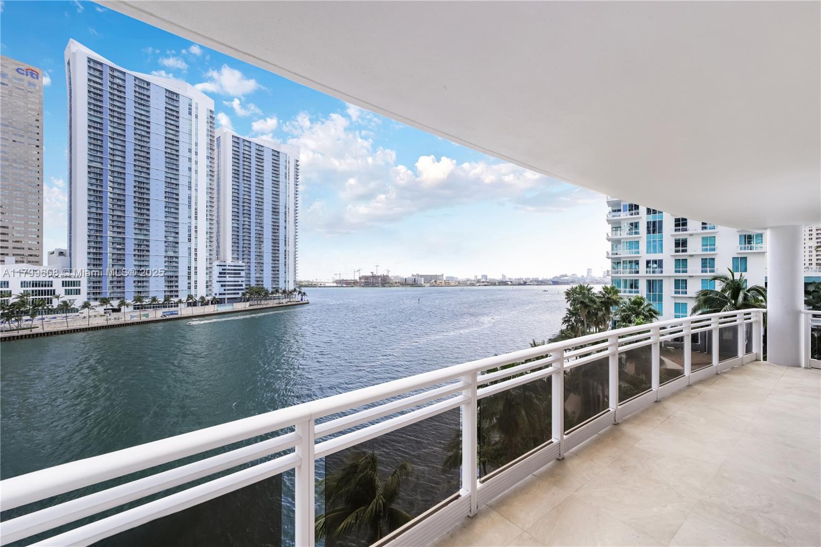 CARBONELL CONDO - Residential