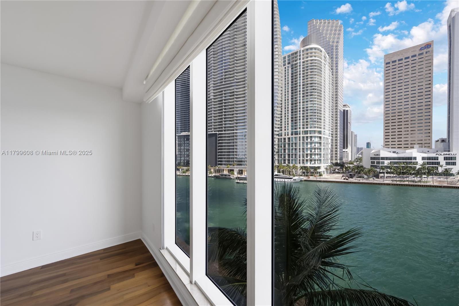 CARBONELL CONDO - Residential