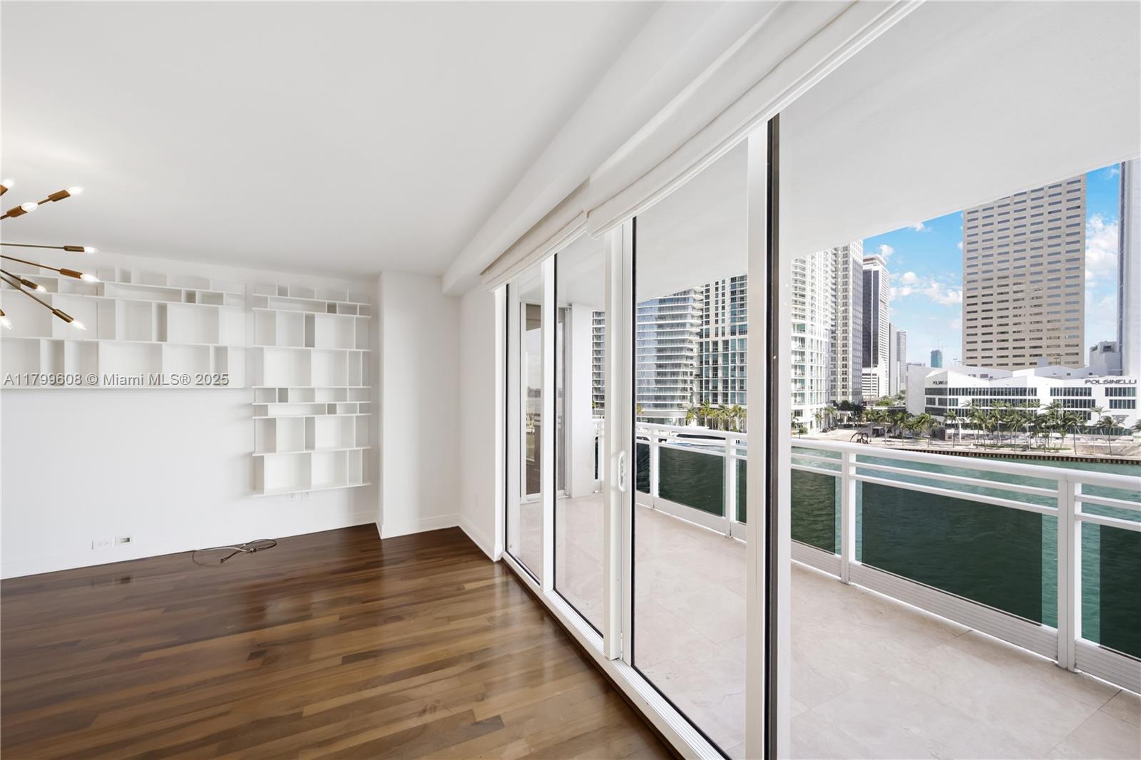 CARBONELL CONDO - Residential