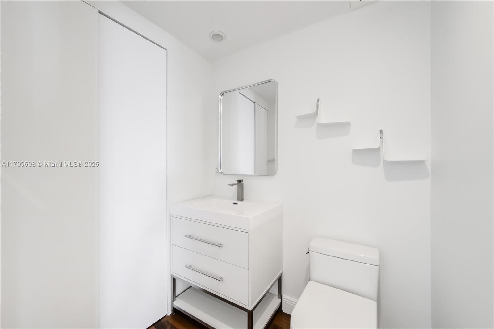 CARBONELL CONDO - Residential