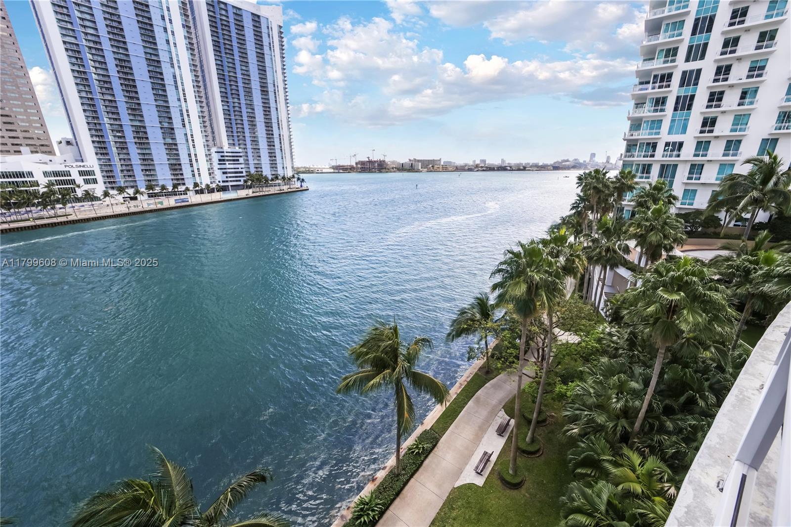 CARBONELL CONDO - Residential
