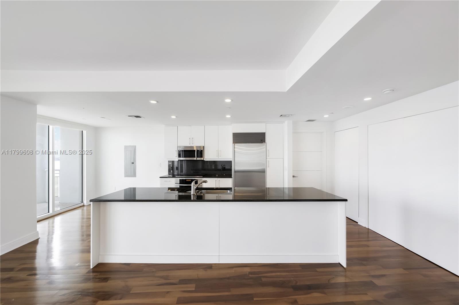 CARBONELL CONDO - Residential