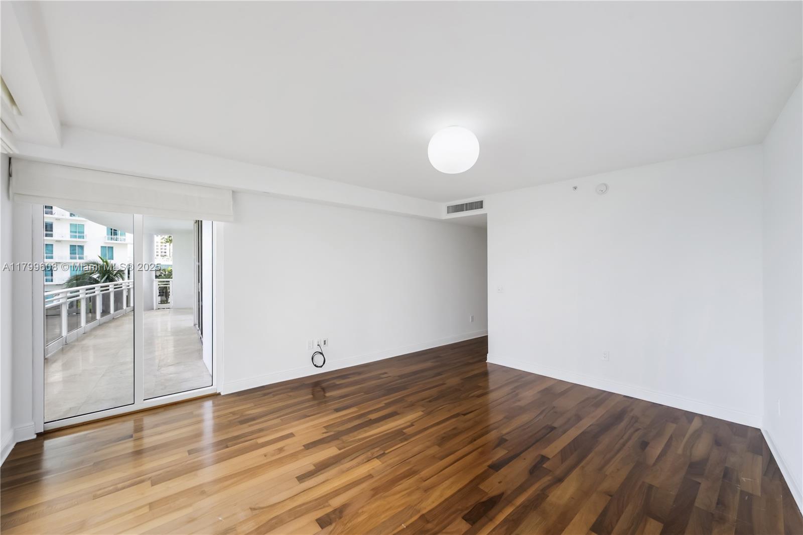 CARBONELL CONDO - Residential