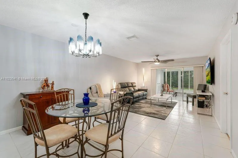Delray Beach, Florida 33484, United States, 2 Bedrooms Bedrooms, ,2 BathroomsBathrooms,Residential,Pending,52342