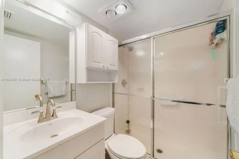 Delray Beach, Florida 33484, United States, 2 Bedrooms Bedrooms, ,2 BathroomsBathrooms,Residential,Pending,52342