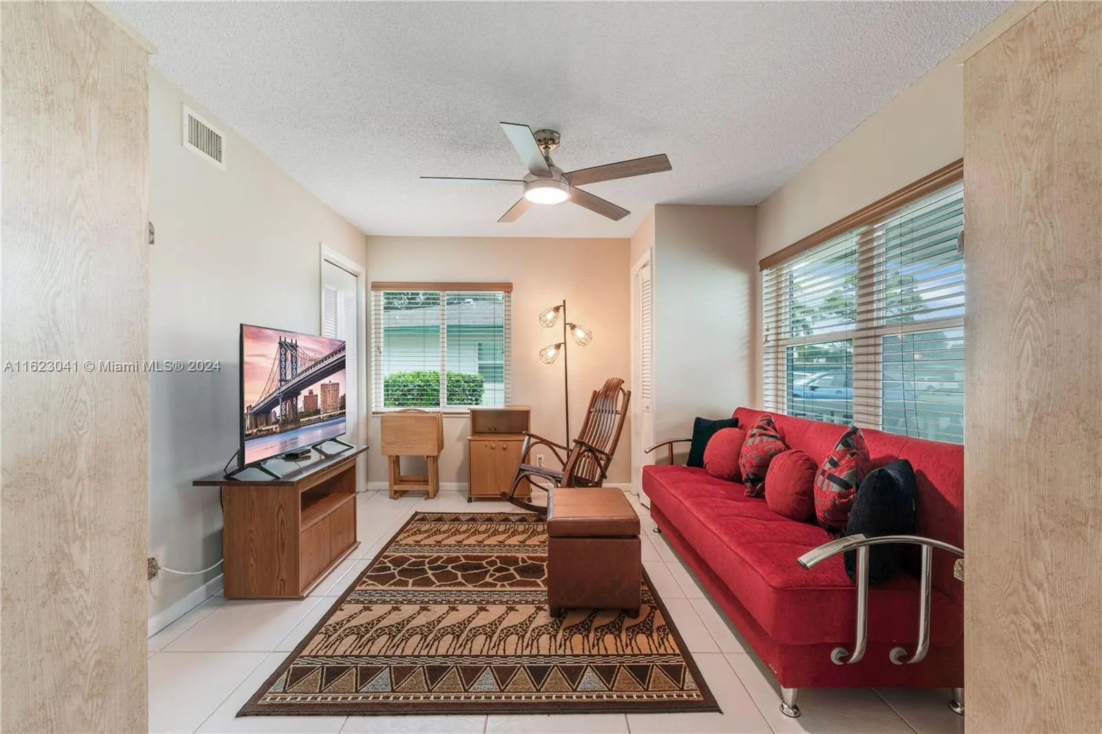 Delray Beach, Florida 33484, United States, 2 Bedrooms Bedrooms, ,2 BathroomsBathrooms,Residential,Pending,52342