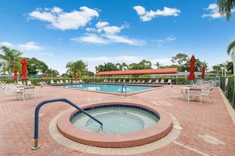 Delray Beach, Florida 33484, United States, 2 Bedrooms Bedrooms, ,2 BathroomsBathrooms,Residential,Pending,52342