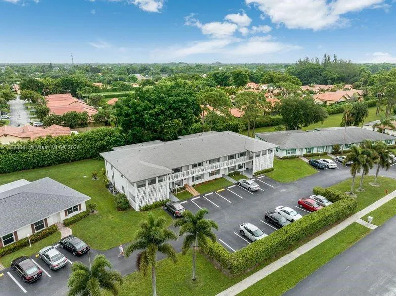 Delray Beach, Florida 33484, United States, 2 Bedrooms Bedrooms, ,2 BathroomsBathrooms,Residential,Pending,52342