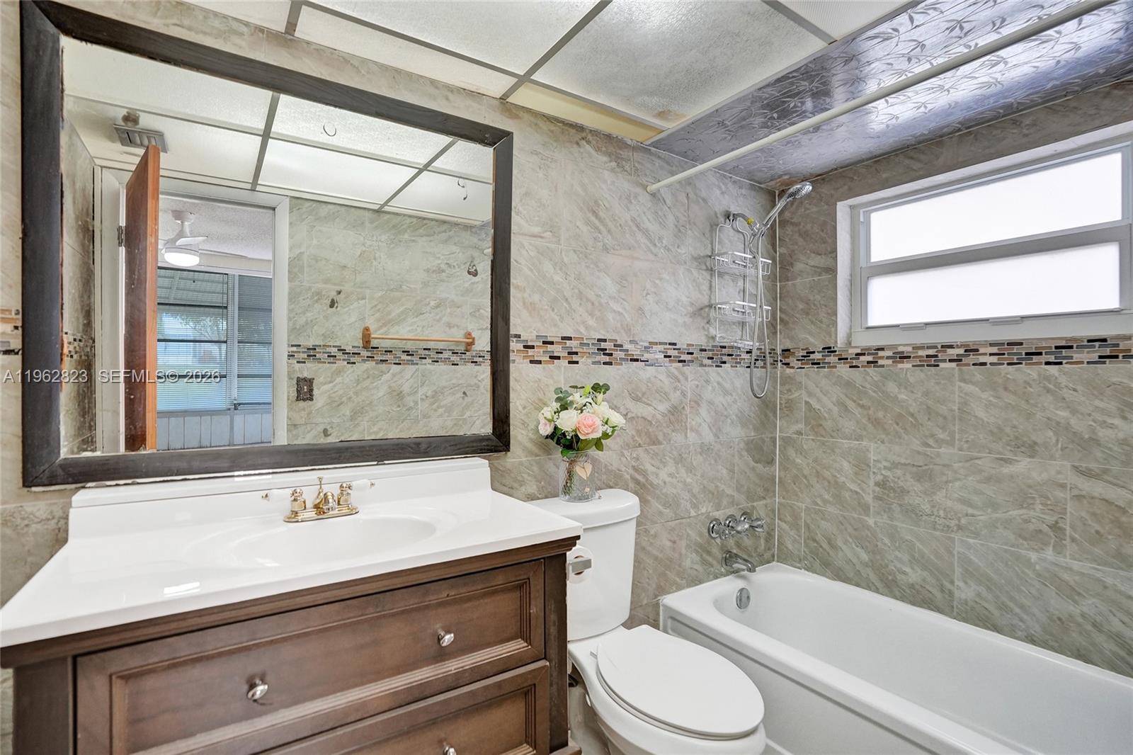 LAUDERDALE OAKS CONDO XI - Residential