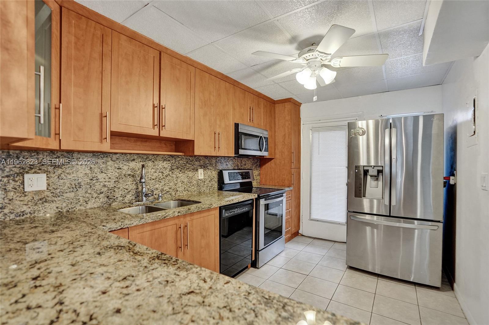 LAUDERDALE OAKS CONDO XI - Residential