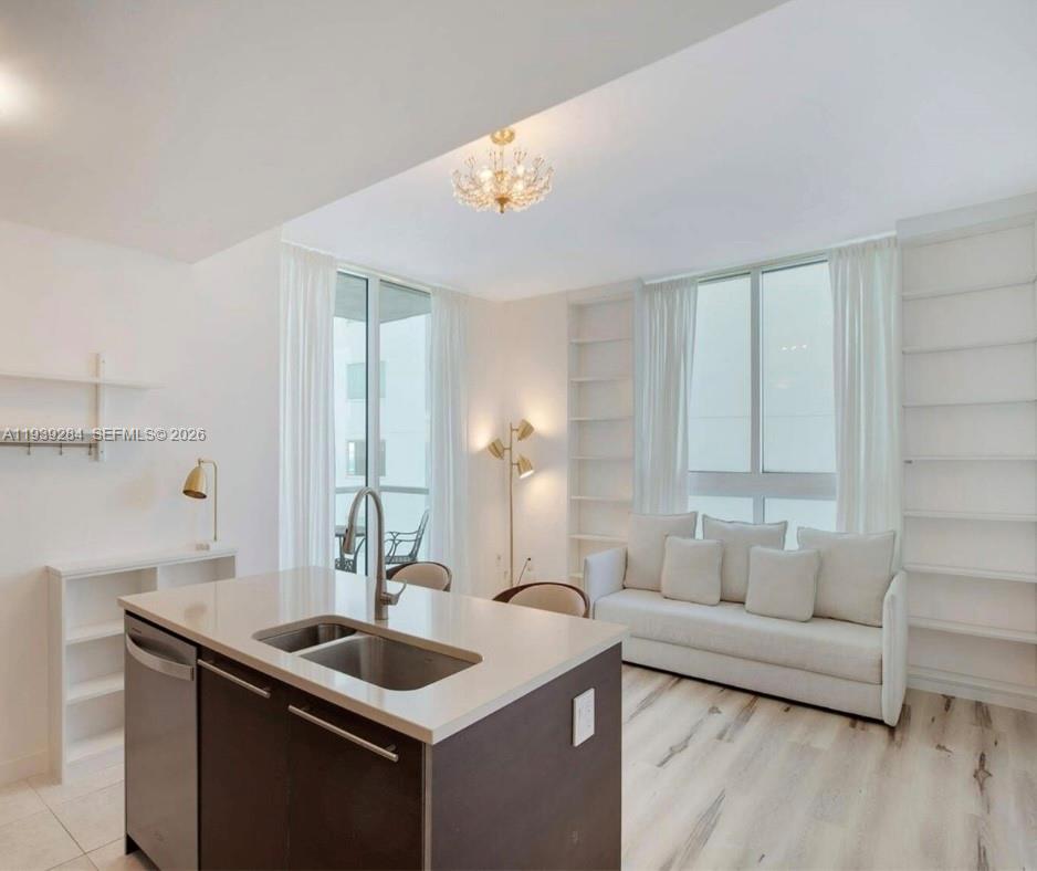 1900 N Bayshore Dr 2403