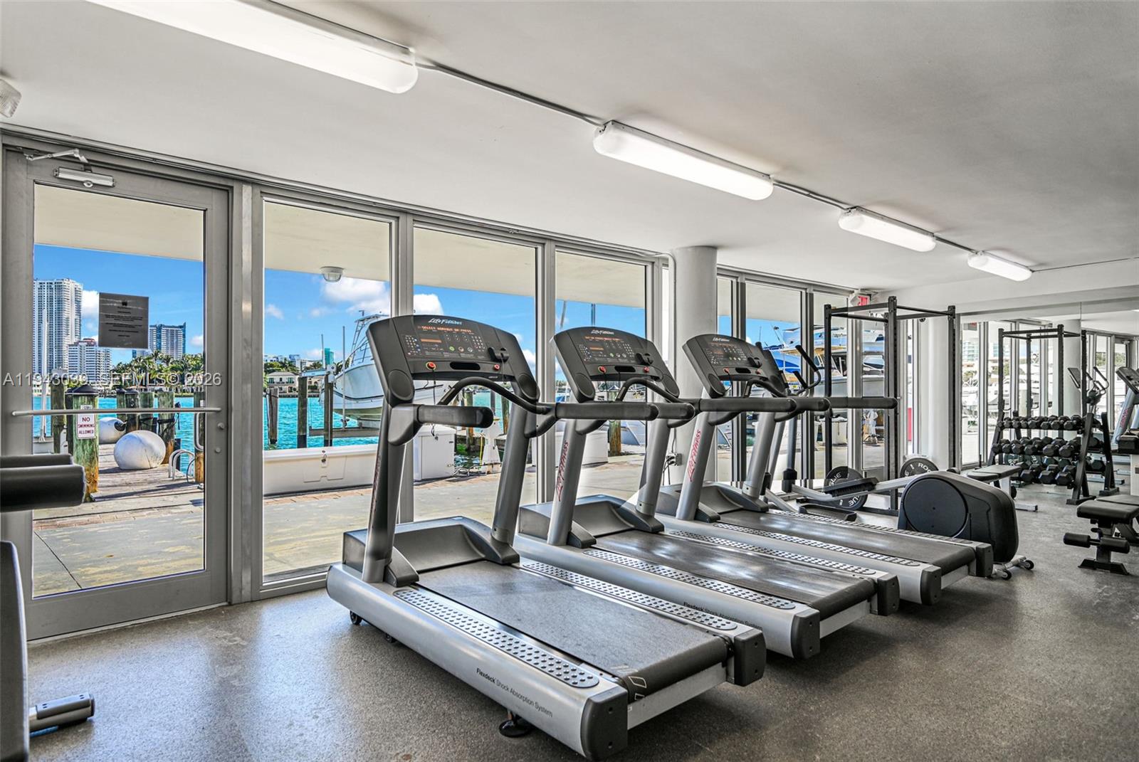 KING COLE CONDO - Residential