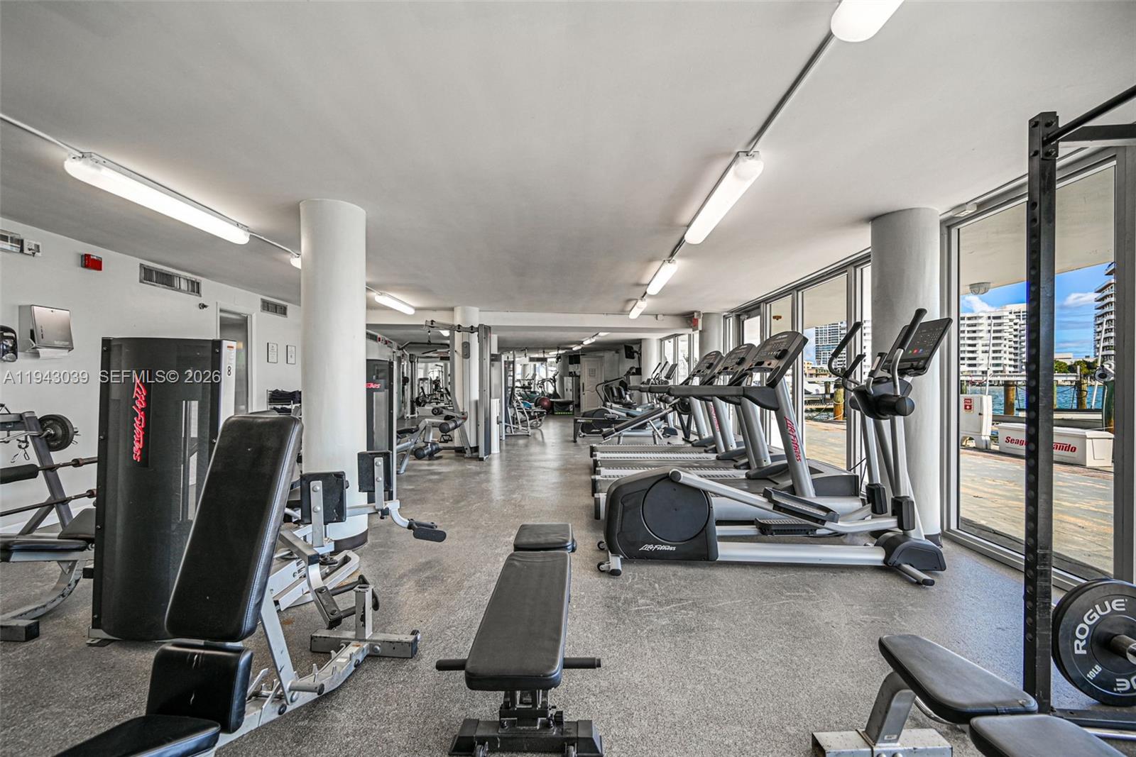 KING COLE CONDO - Residential