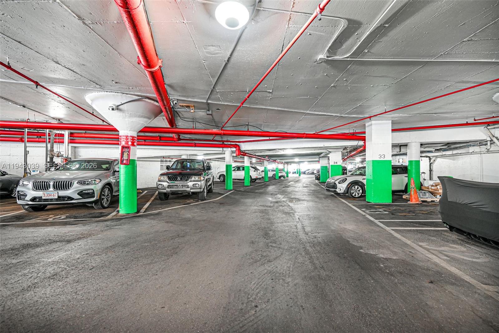 KING COLE CONDO - Residential