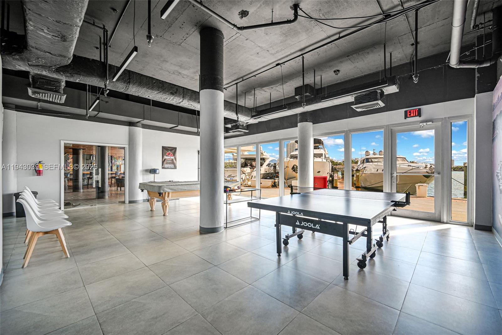 KING COLE CONDO - Residential