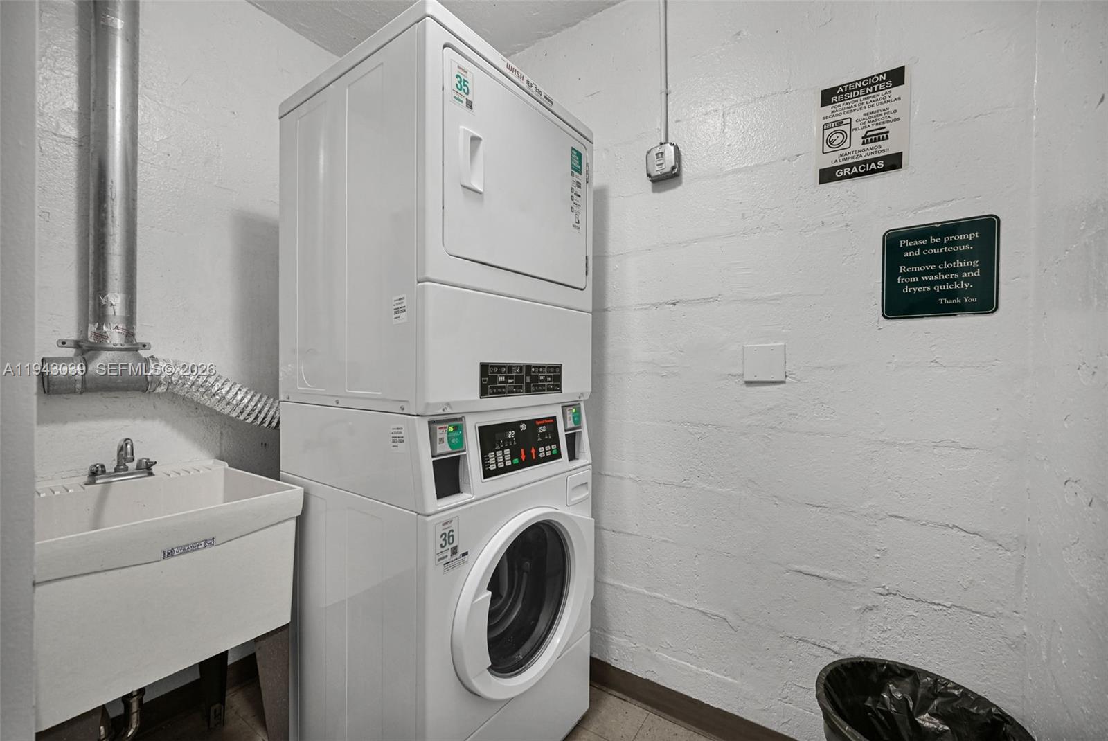 KING COLE CONDO - Residential