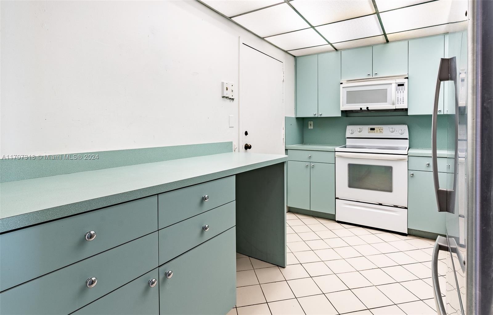 10000 W Bay Harbor Dr 625